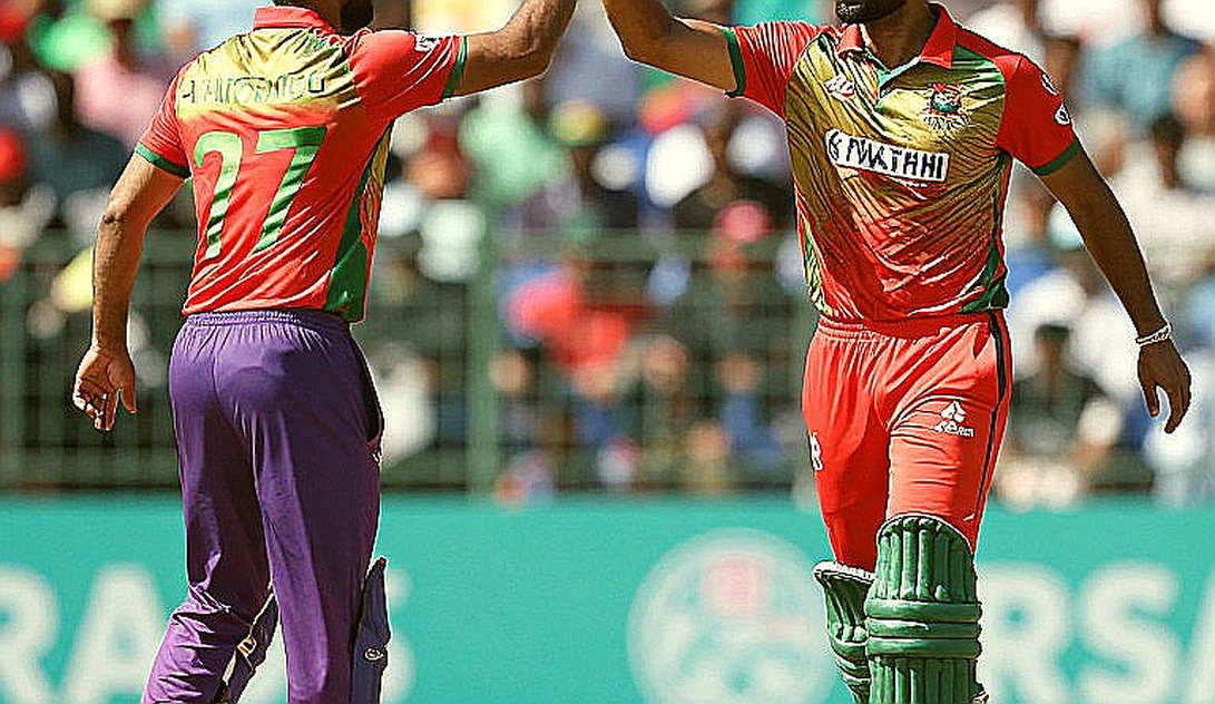 ভুল খোপে পড়া একটি মারুন গাউন: ক্রিকেট ডেটাসেটের নীরব দূষণ