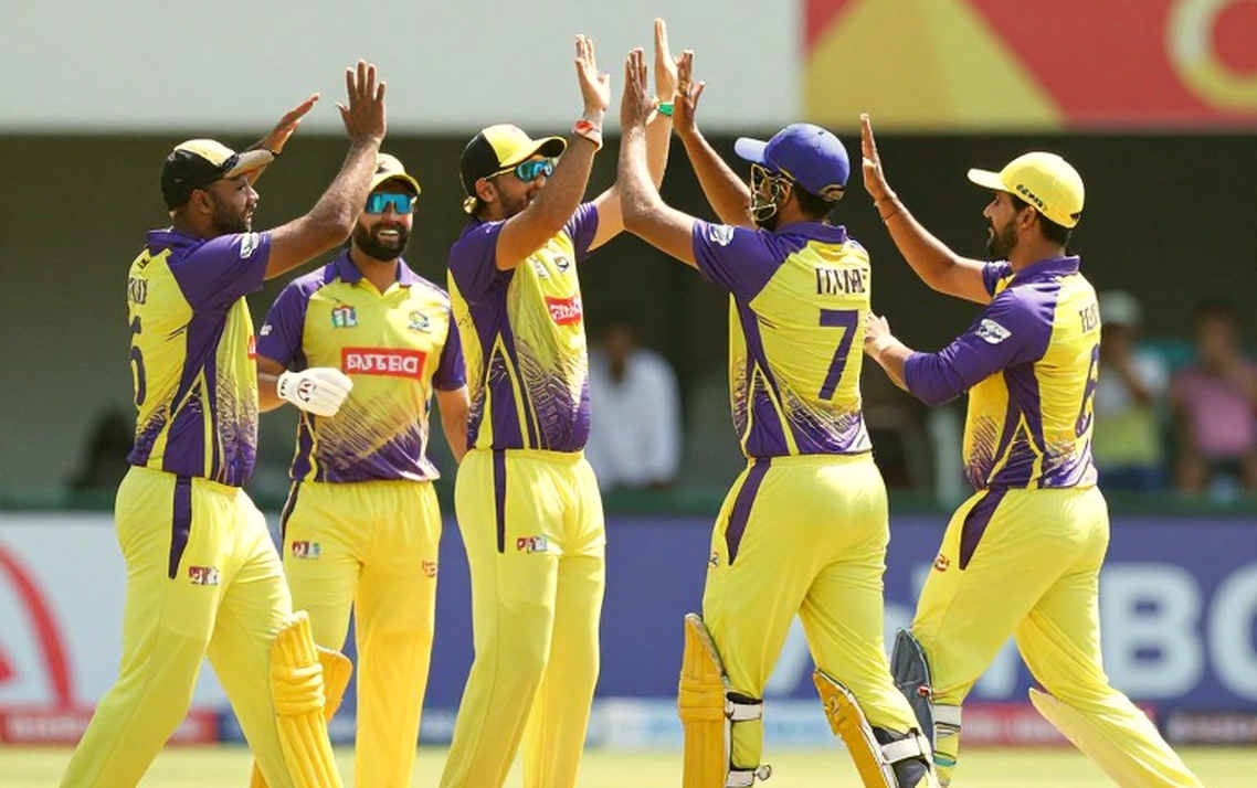 ডারবানের সন্ধ্যালোকে রেনশ'র ধৈর্য: প্রোটিয়াদের রক্ষণে বন্দি এক টেস্টের গল্প
